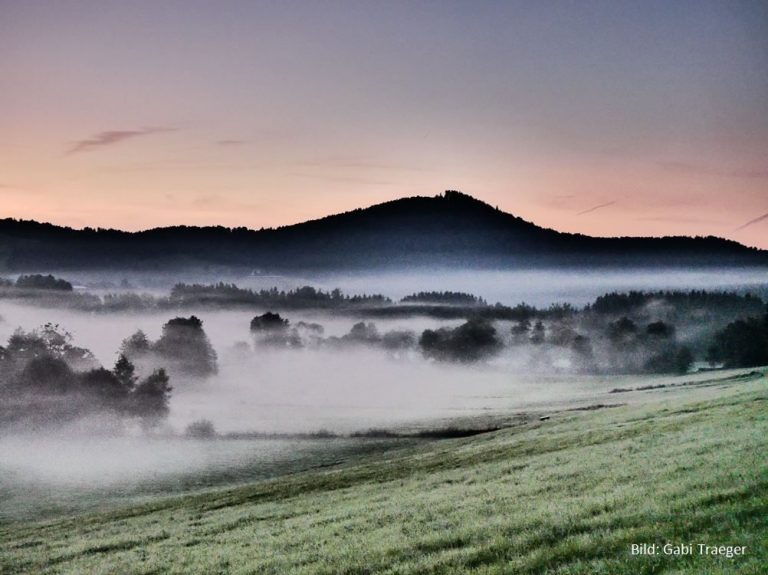 Fotografie Morgennebel am Eckartsberg, (c) Gabi Traeger